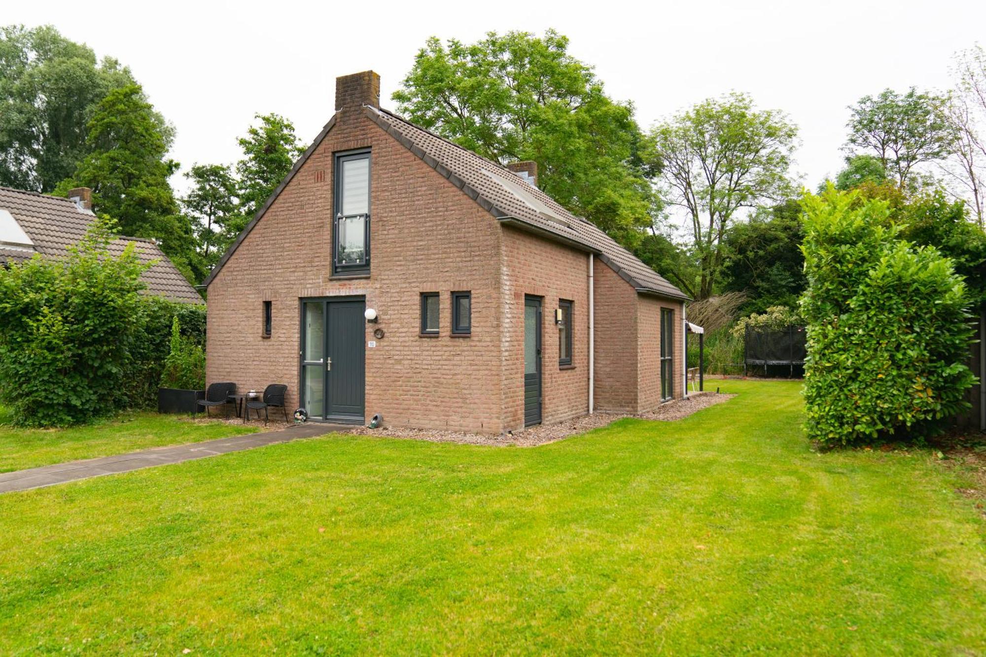 6p Vip Met Royale Tuin En Hottub 110 * Ewijk
